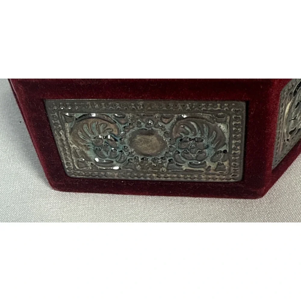 Vintage Red Velvet Embossed Silver Plated Hexagon Jewelry Trinket Box‎ 4